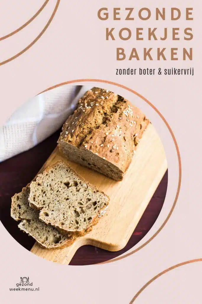 Gezond bananenbrood met havermout, banaan en rozijnen: snel en makkelijk om te maken en superlekker! Een plak bananenbrood is perfect als verantwoord tussendoortje, om aan je kind mee te geven naar school of bij het ontbijt. Lees hier het recept voor dit heerlijke en gezonde bananenbrood zonder suiker en boter! #bananenbrood #recept #havermout