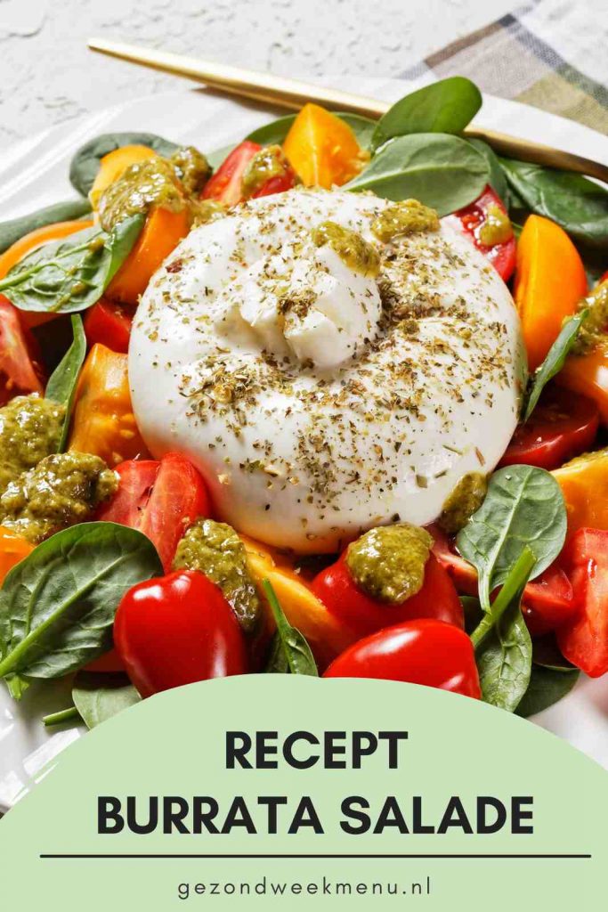 Deze snelle burrata salade met pesto is perfect als lunch, voorgerecht of lichte avondmaaltijd. Je maakt dit burrata recept met perzik, tomaatjes en pesto.