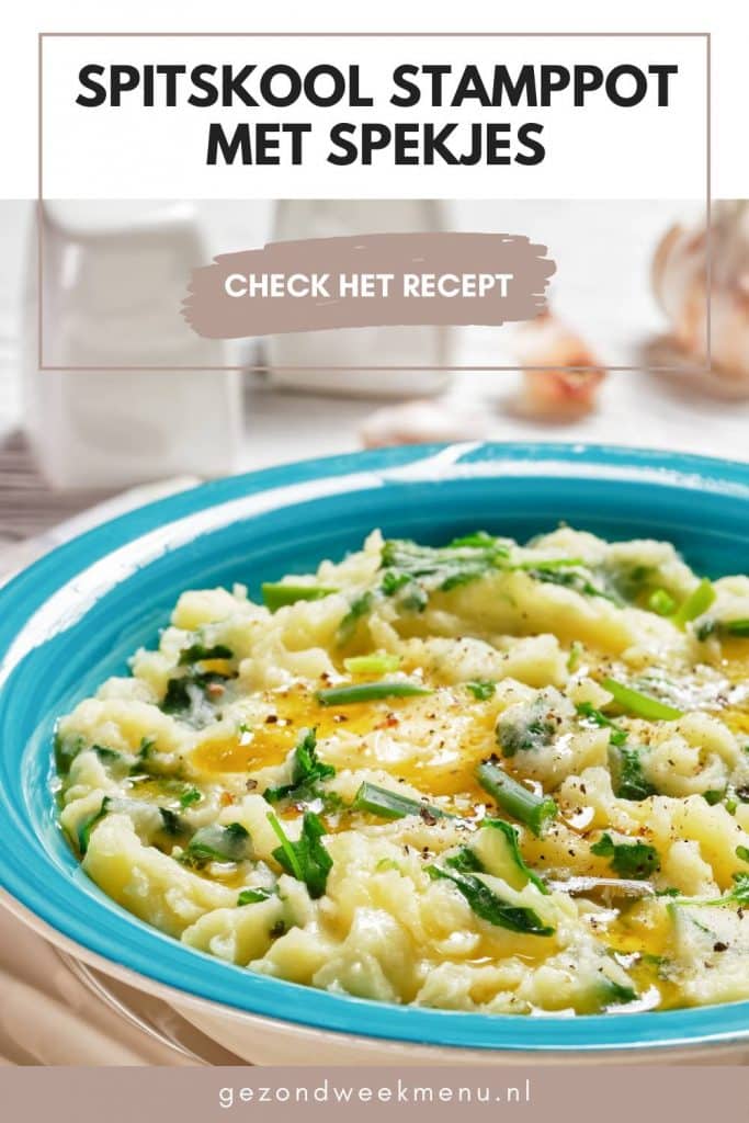 Winterse spitskool stamppot met spekjes en oude kaas. Een heerlijk gerecht om mee op te warmen op een koude winterdag. Dit spitskool recept voor stamppot is makkelijk om te maken en staat binnen 30 minuten op tafel.