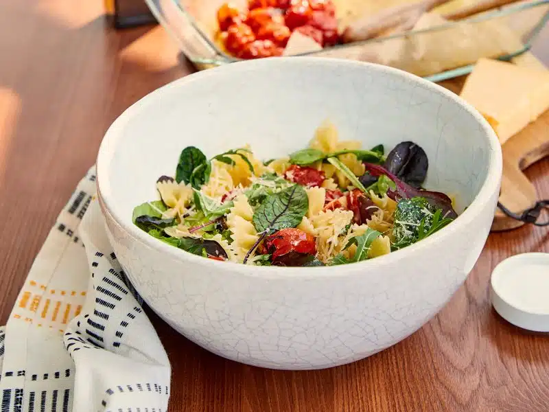 gezonde-salade-met-kip-gezondweekmenu.nl